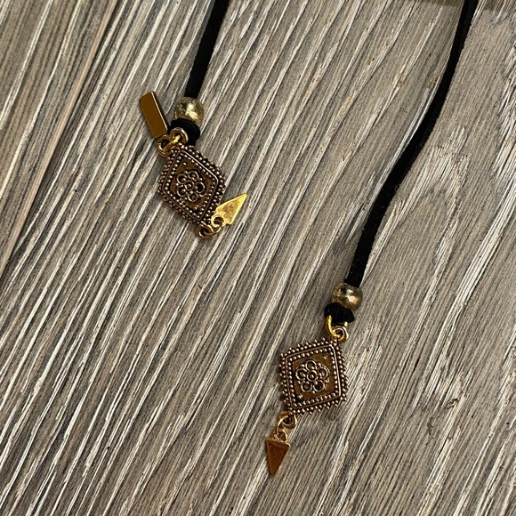 NWT Vanessa Mooney Suede Wrap Necklace w/ Diamonds - Picture 3 of 5